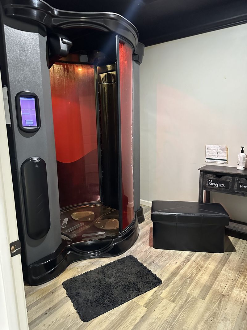 Versa spray tan booth